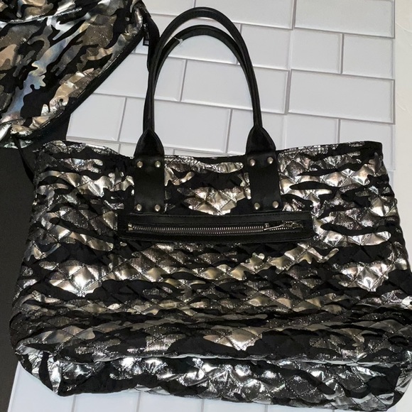 NWOT SOL AND SELENE shoulder bag and cosmetic overnight large bag - Picture 1 of 5
